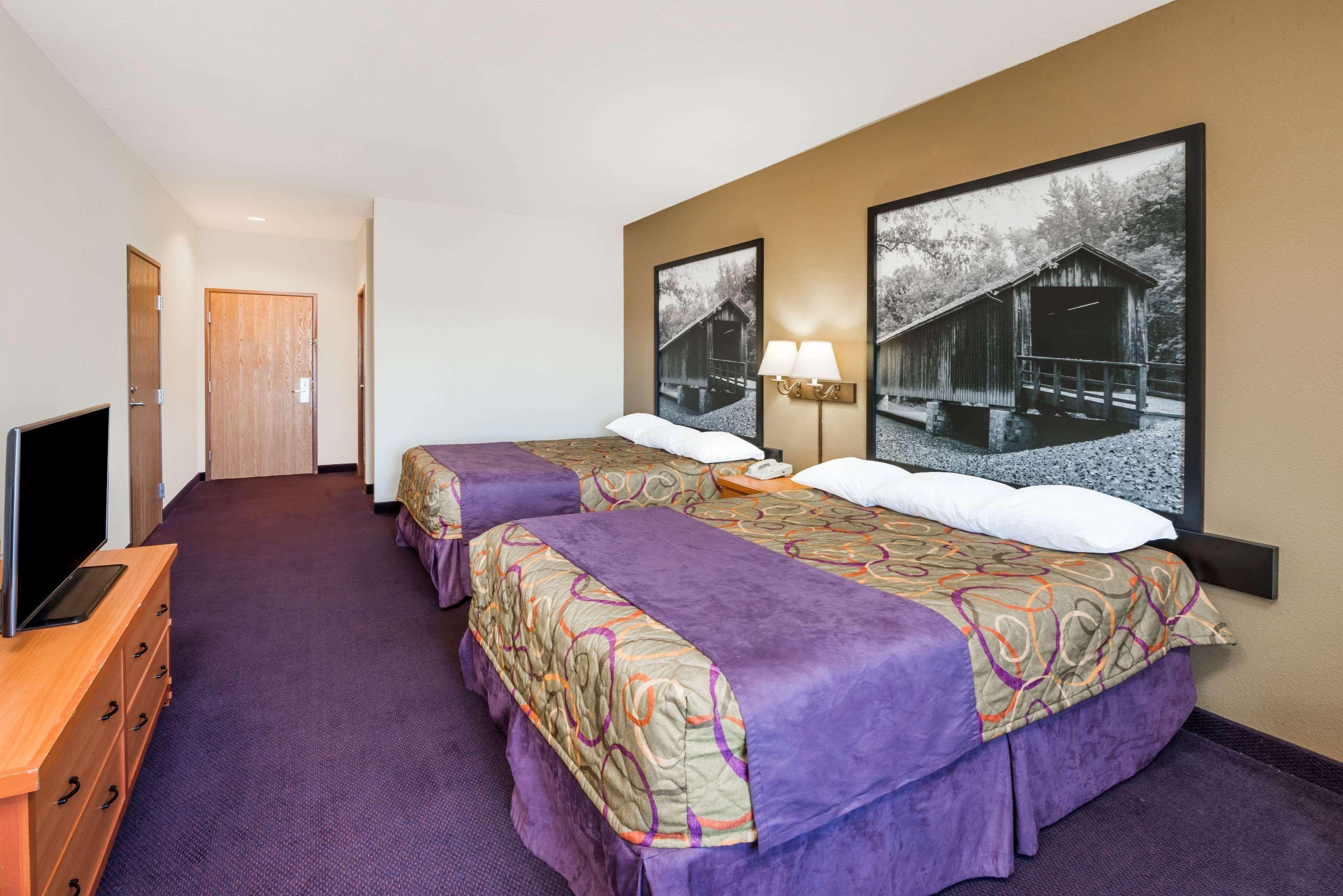 Super 8 By Wyndham Columbia East Hotel Екстериор снимка
