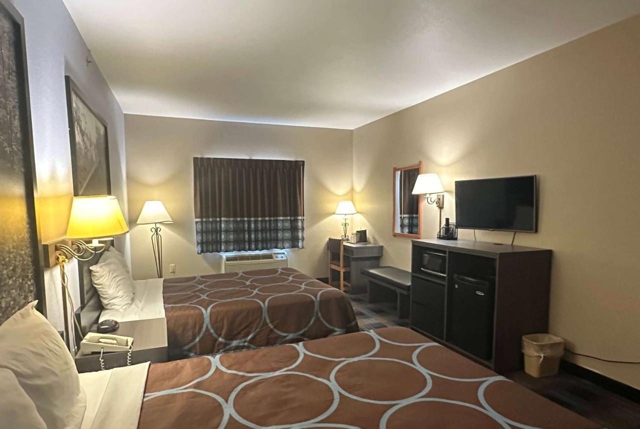 Super 8 By Wyndham Columbia East Hotel Екстериор снимка