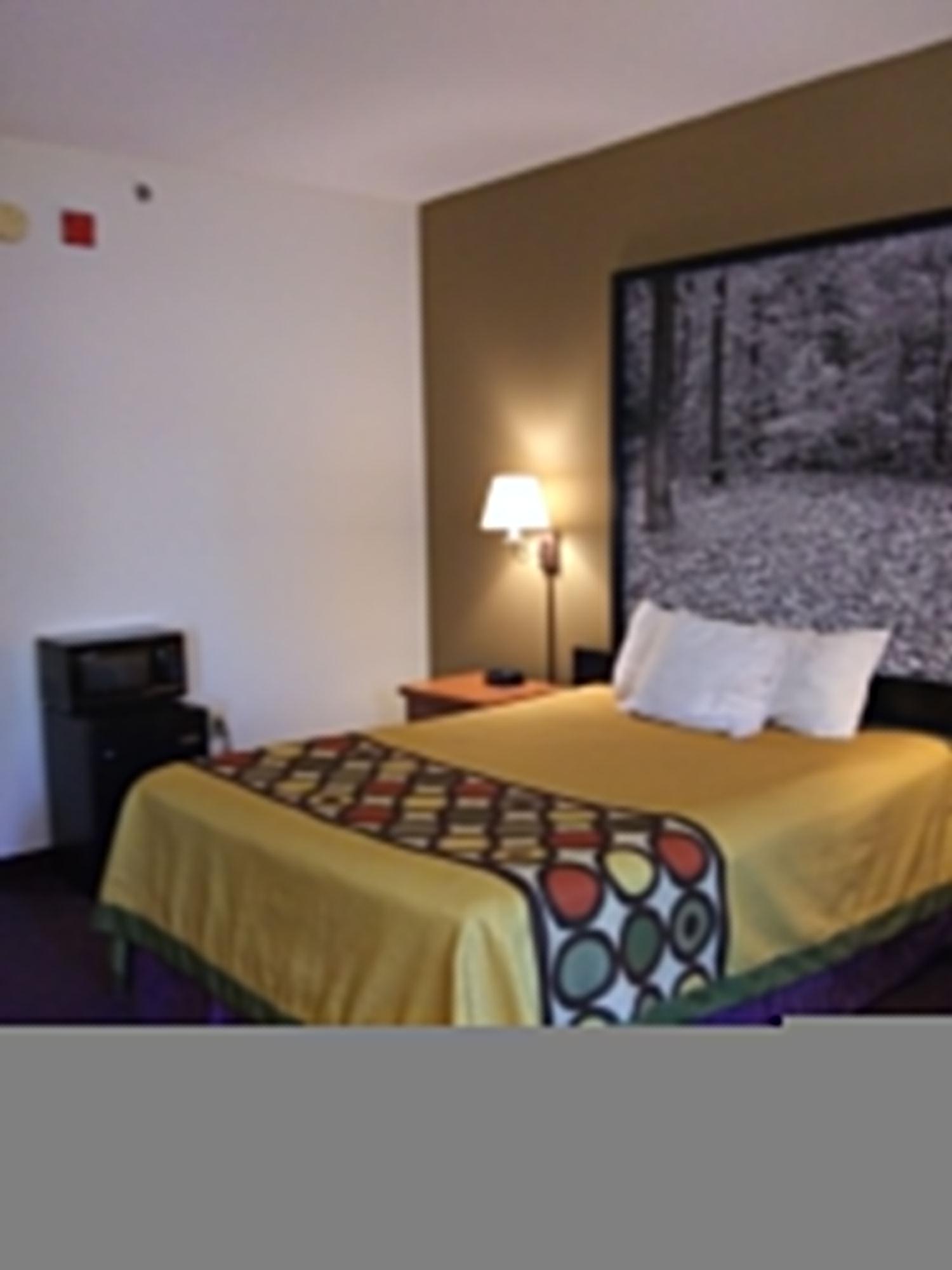 Super 8 By Wyndham Columbia East Hotel Екстериор снимка